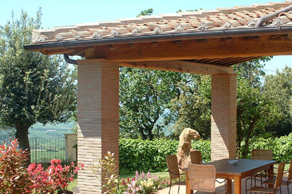 veranda con tavolo e barbecue "Quercia"