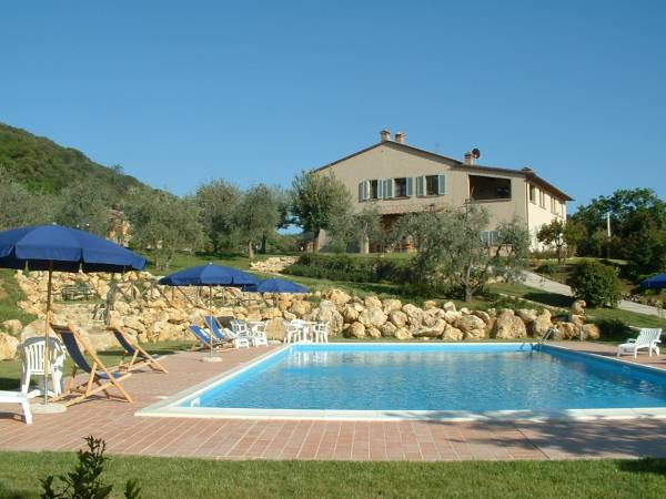 vista sulla piscina "Corbezzolo"